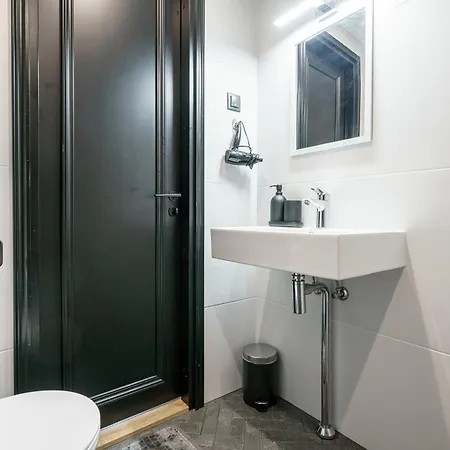 Dreamstay Avangard - Shared Roof Terrace, High Speed Wifi 200 Mbps & Gym * Tallinn